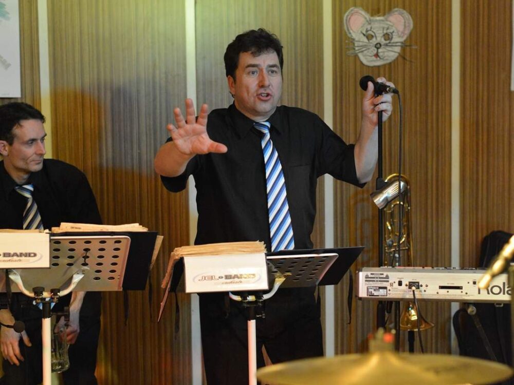 Živé vystoupení orchestru JEL-BAND