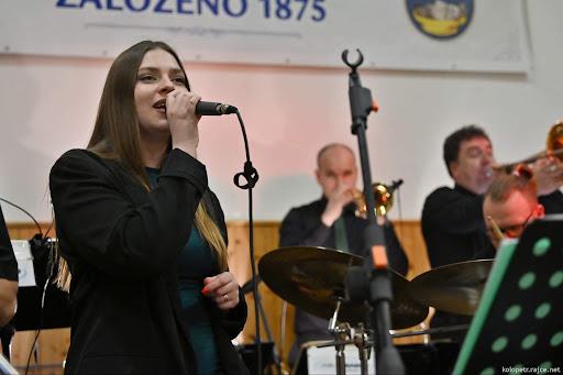 Plesové standardy a světové rock/popové hity v podání JEL-BANDU
